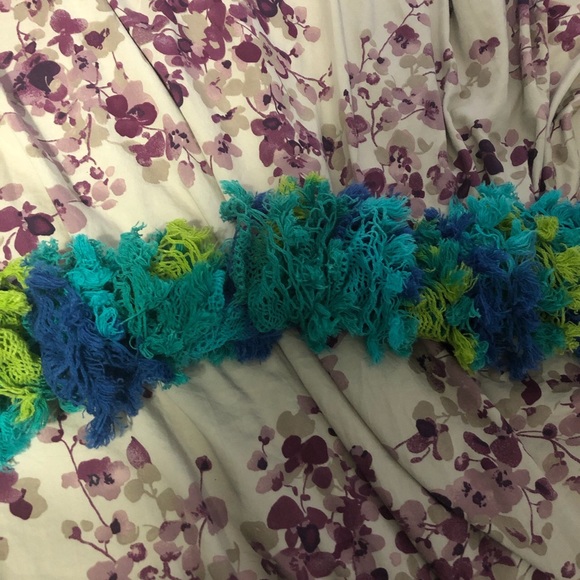 Handmade knit scarf - Picture 2 of 2